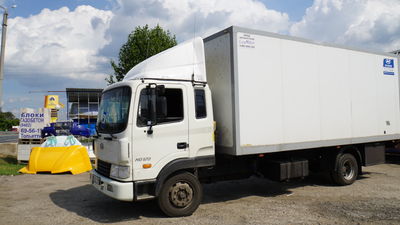 Обтекатель спойлер на HYUNDAI HD120