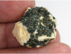 Турмалин зеленый на кварце, Бразилия (20*20*10 мм, 5,4 г) №36194