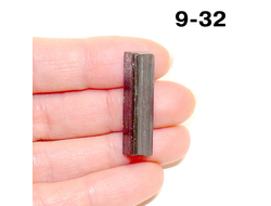 Турмалин натуральный (необработанный) Афганистан №9-32: шерл с зел.гол. - 4,0г - 30*9*9мм