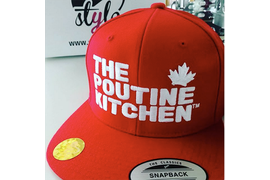 вышивка на красном снэпбэке