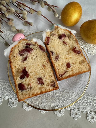 Кулич с пряничным кокошником