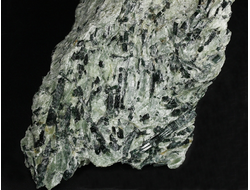 Актинолит в белом тальке, необработанный, дикий образец, Россия, Северный Кавказ, КЧР (165*68*58 мм, 615 г) №37776