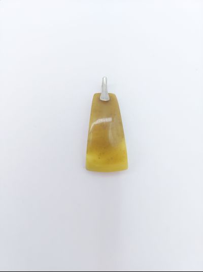 Кулон из натурального янтаря 08540