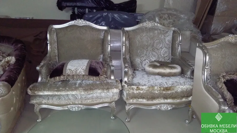 Обивка итальянских кресел велюр
