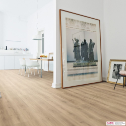 Декор ламината Haro Tritty 100 Gran Via Дуб Эмилия Пуро 538769 в интерьере гостиной