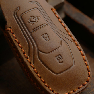 Коричневый чехол для смарт ключа Ford Mondeo 5, Focus 4 (3 кнопки)