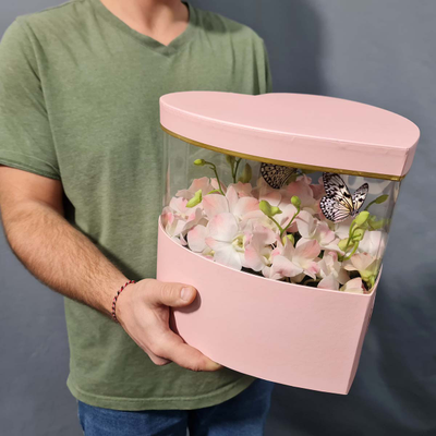 Нежный букет с орхидеями и бабочкой №114