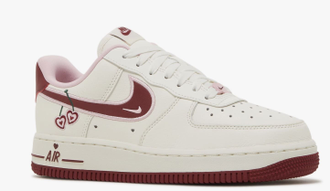 Nike Air Force 1 Low Valentine’s Day 2023 (Экокожа) сбоку