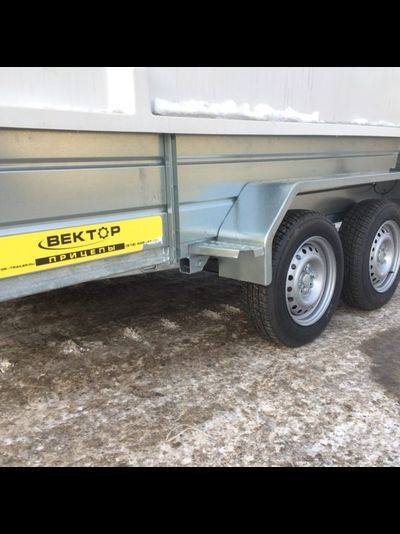 Прицеп ЛАВ-81013A с пластиковой крышкой