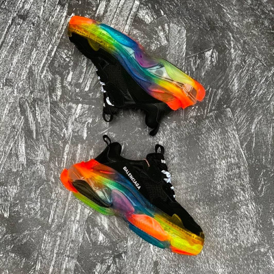 Кроссовки Balenciaga Triple S черные с разноцветной подошвой в Казани