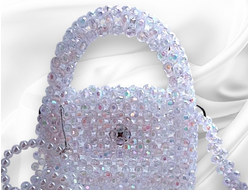 «Радужное сияние» — эксклюзивная сумка из бусин.