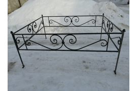 Ограда №25;
Высота полотна - 40 см;
Каркас - труба 20*20;
Рисунок - труба 15*15;
Цена - 1650 (с лаком+150) р. за п.м.