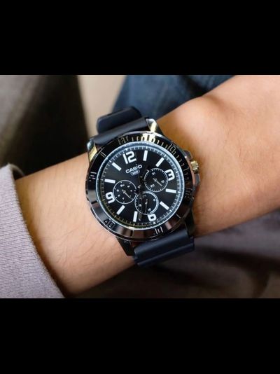 Часы Casio MTP-VD300-1B