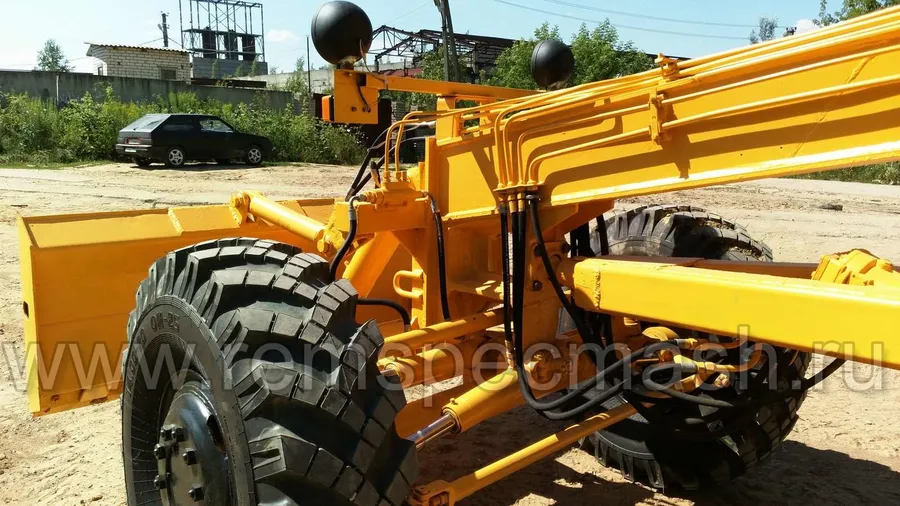 Автогрейдер ДЗ-180 после полного капремонта