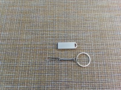 Карта памяти USB2.0 Flash 64Gb металлическая с треугольным отверстием матовая серебристый