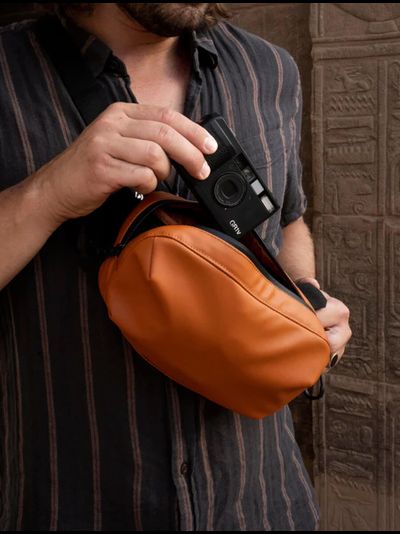 Сумка слинг Wandrd D1 Funny Pack Sedona Orange