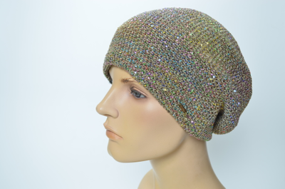 Женский золотистый вязаный берет зимний