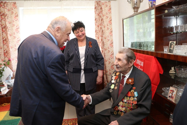 Город чтит
