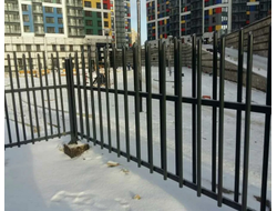 Ограждение многоквартирного дома. Купить от производителя. Монтаж забора под ключ | ГОРЗАБОР