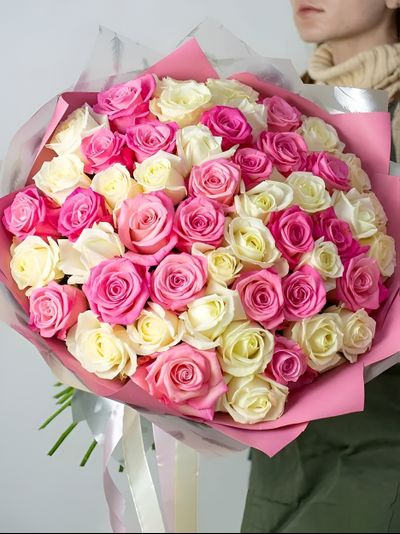 51 белая и розовая роза