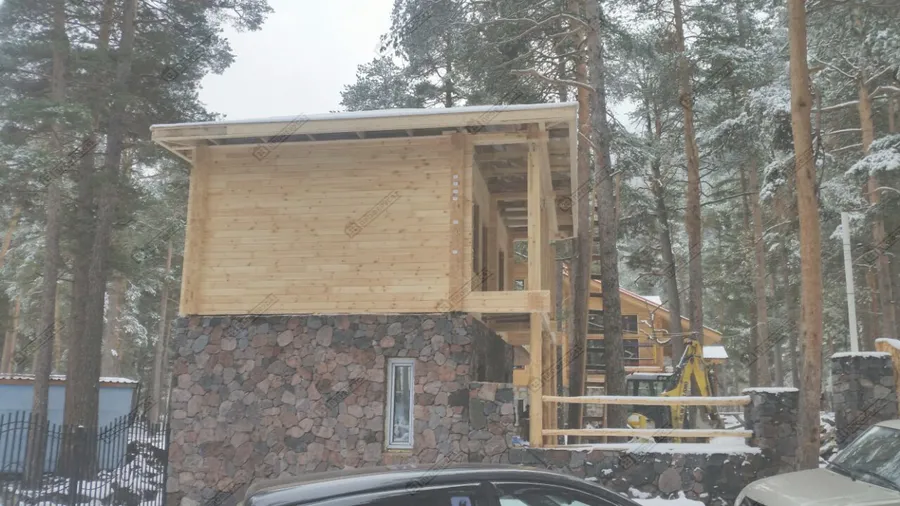 Дом в горах для отдыхающих, клееный брус сечением 185х200, подножие Эльбруса, город Тырныауз