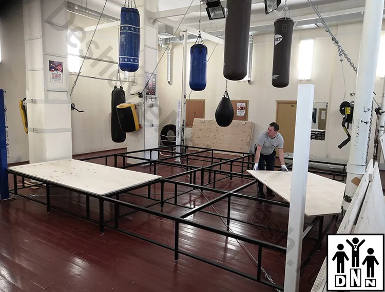 Монтаж ринга на помосте