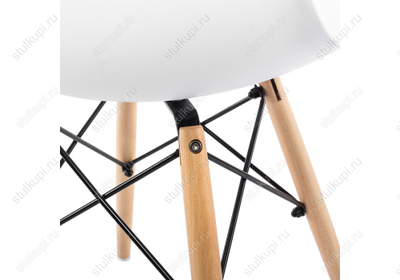 Стул Eames PC-015