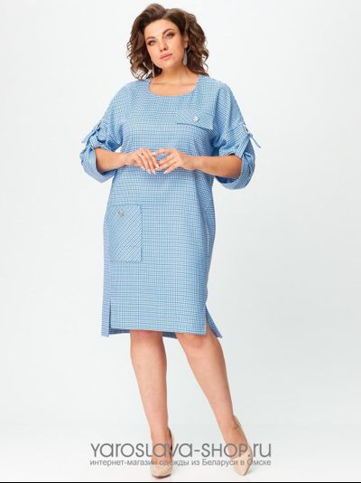 Нарядное женское платье голубого цвета в мелкую клетку