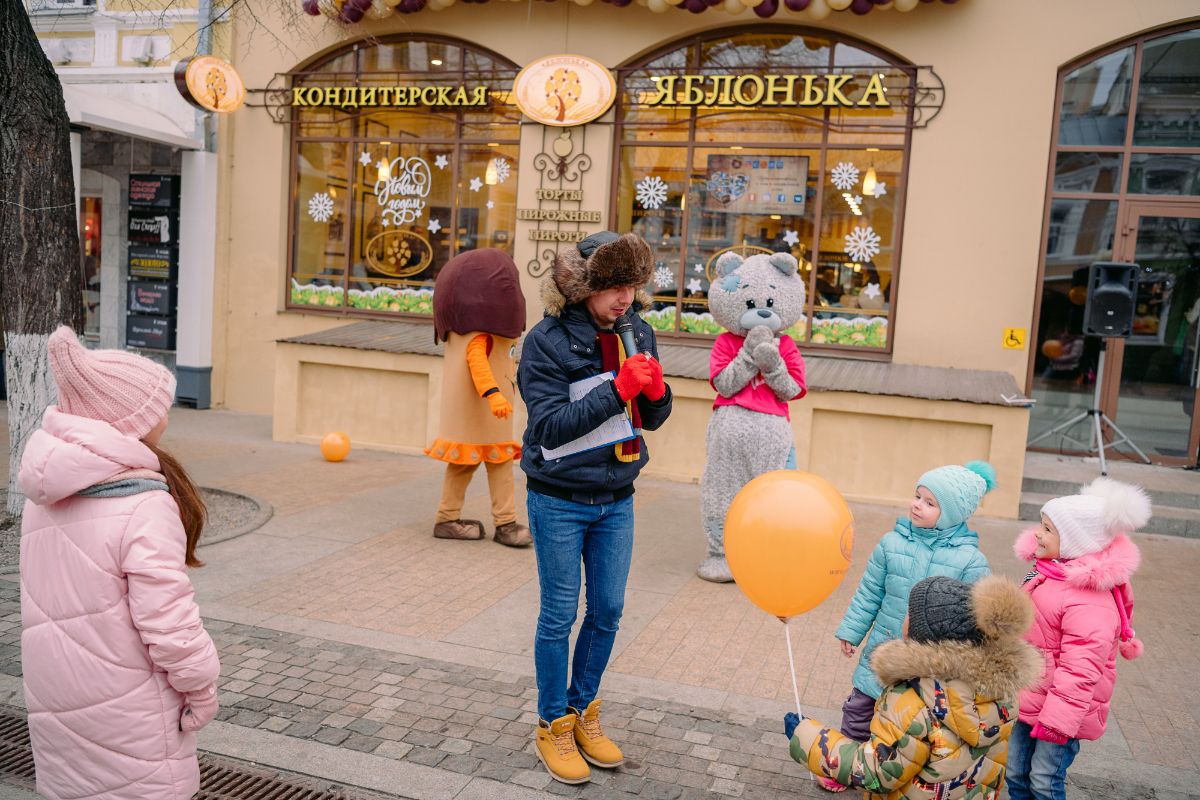 Праздничное открытие магазина открытие нового магазина Пенза Саратов ростовые куклы промоутеры BTL