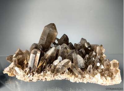 Рутил в кристаллах дымчатого кварца. Бразилия.  260*220*103мм (ААА)