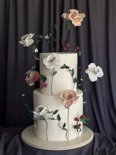 Торт двухъярусный с вафельными цветами (5-8кг)