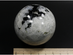 Шар Лунный камень, Турмалин чёрный (шерл), Индия (55 мм, 240 г) №35327