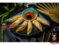 Спринг-роллы с курицей, грибами и овощами 鸡肉鲜虾春卷