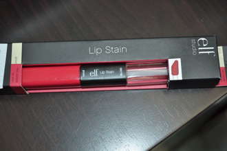 Стойкая помада - блеск E.L.F. Studio Lip Stain 82508 Red Carpet