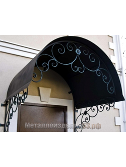 Металлический козырек арочный с элементами ковки (артикул МКК9)