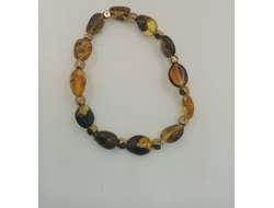 Браслет на резинке с бижутерией