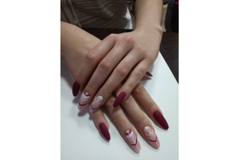 Маникюр с покрытием гель-лаком.