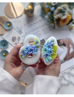 Комплект Восьмерка и веточка с гортензией