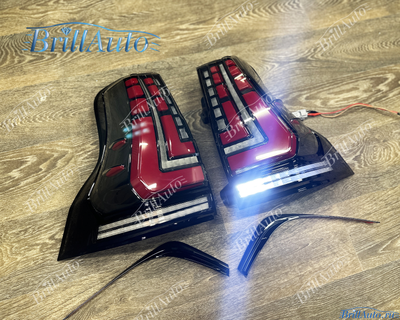 Стопы Toyota Land Cruiser Prado 150 2009-2024 с анимацией красно-черные