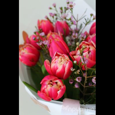 Букет цветов на 8 марта № 705