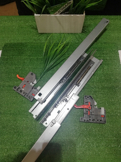 450мм Направляющие скрытого монтажа полного выдвижения с доводчиком AMALET