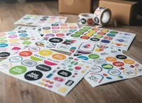 Этикетки и наклейки для разной продукции