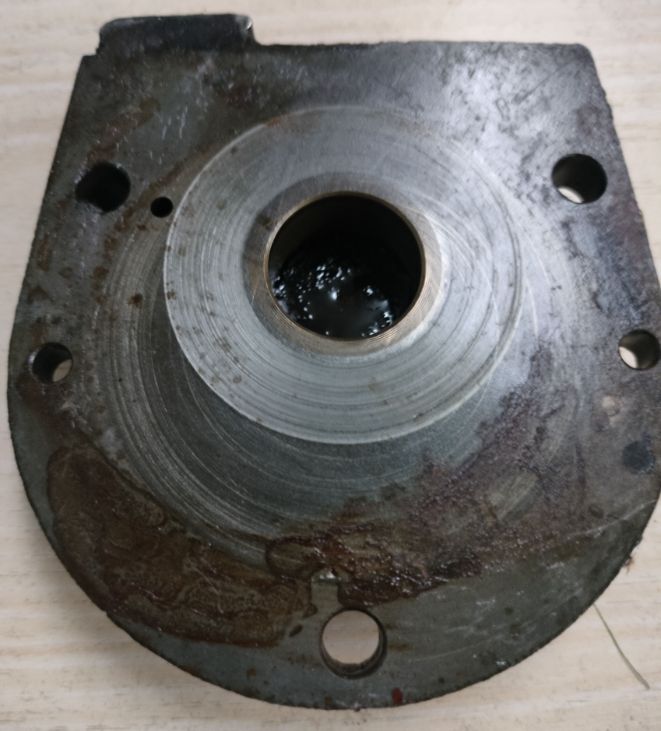 2НВР-5Д, крышка вторичной ступени (камеры) насоса. Ремонтные работы по восстановлению.