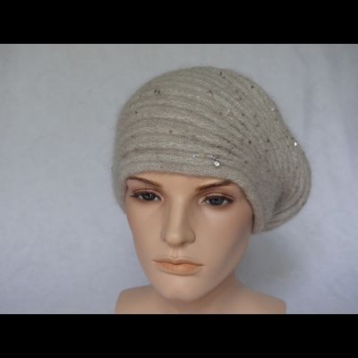 Вязаный берет с асимметричными полосами Vizio Италия 6942 бежевый