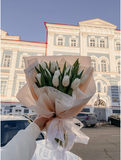 Белые тюльпаны MOONLIGHT 15 шт