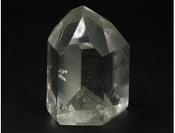 Кварц горный хрусталь с фантомами и хлоритом, кристалл полированный, Бразилия (40*32*24 мм, 44 г) №36853