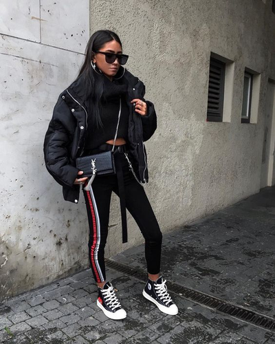 Черные высокие Кеды Converse Comme des Garcons Play 150204c на ногах