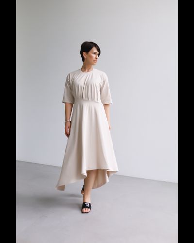 Платье-футболка с асимметричным подолом  (слоновая кость) - 50/52