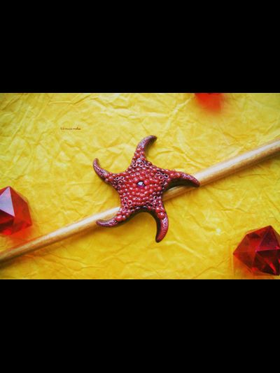 Красивая брошь "Морская звезда Золотых Морей" с родолитом