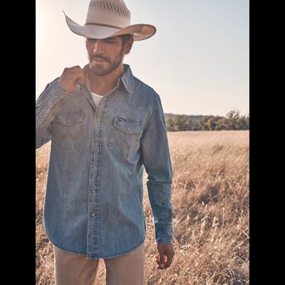 Рубашка Wrangler® Classic Denim Western Snap Shirt